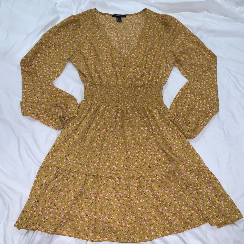 Spring dress - Picture 2 of 3